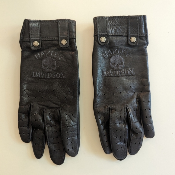 Harley-Davidson Accessories - Harley Women's Leather Skull Riding Gloves